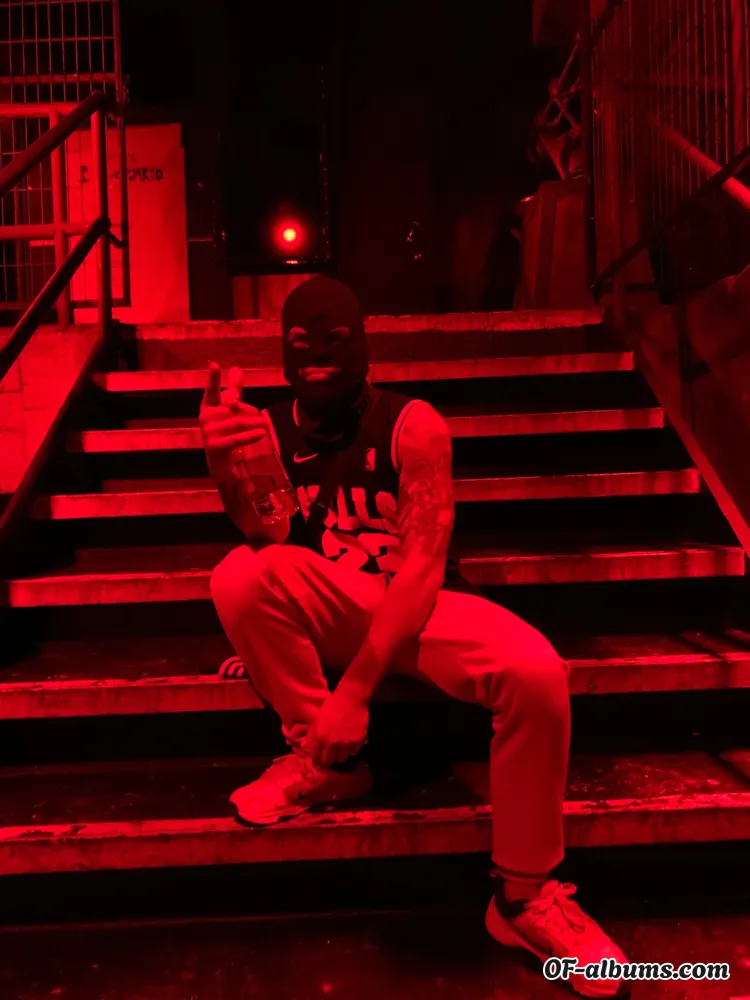 Image #2 of leonpbigg