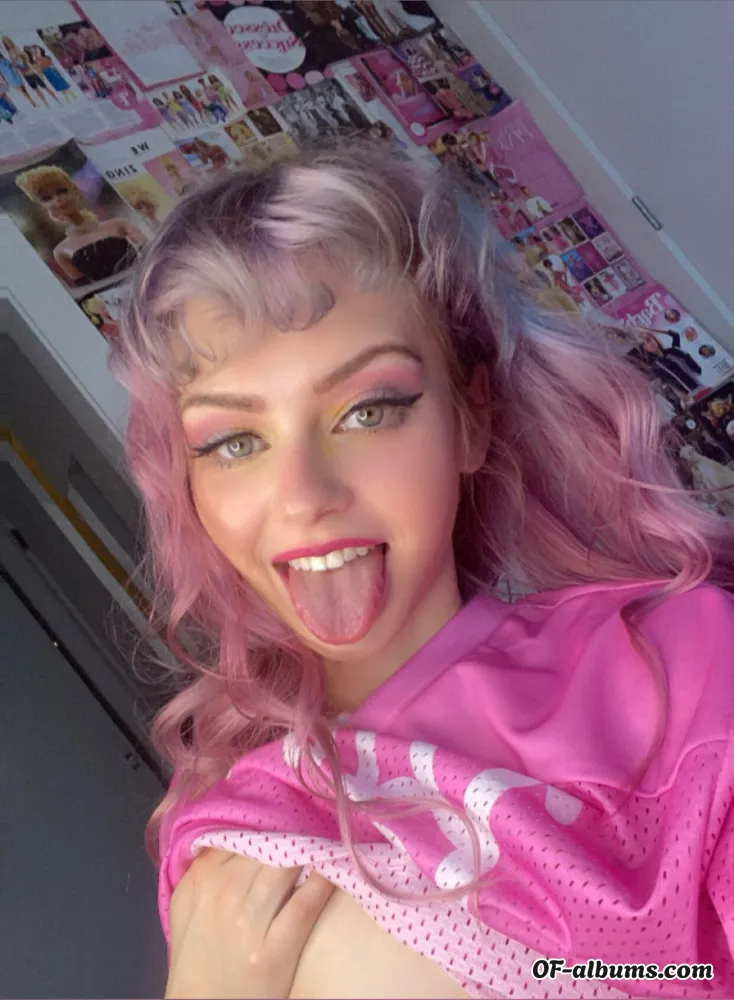 Image #3 of lianatheplug