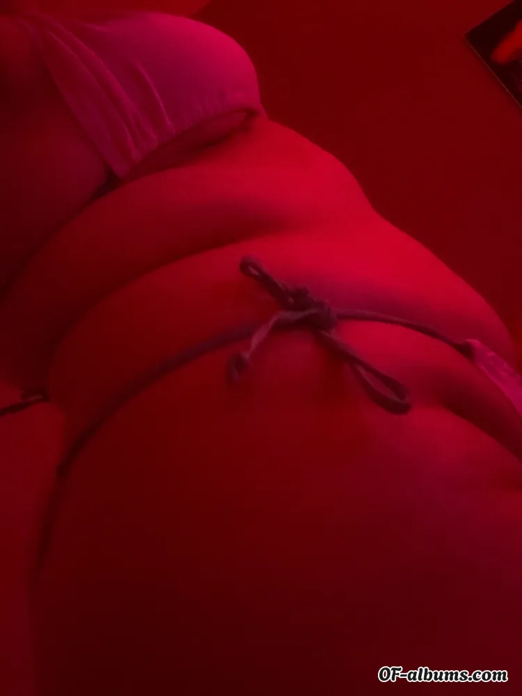 Image #1 of lilhoneybabyxxx