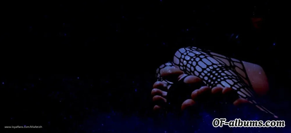Image #4 of lillafetish
