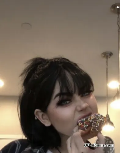 Image #3 of lilyjanee