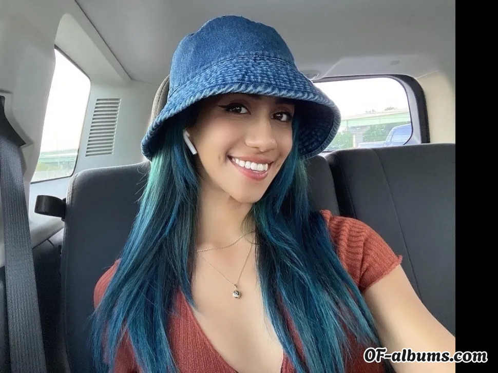 Image #1 of lizkhaliffa