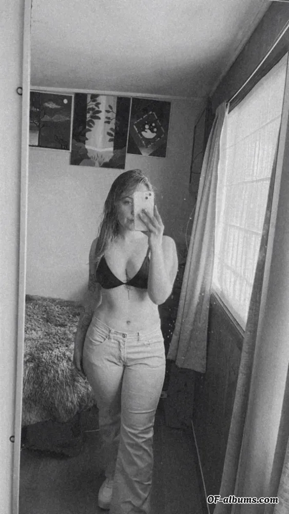 Image #1 of lizzcatalanx