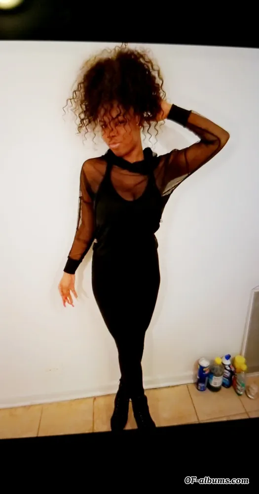 Image #2 of lolarock