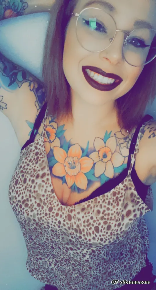 Image #1 of louuueee