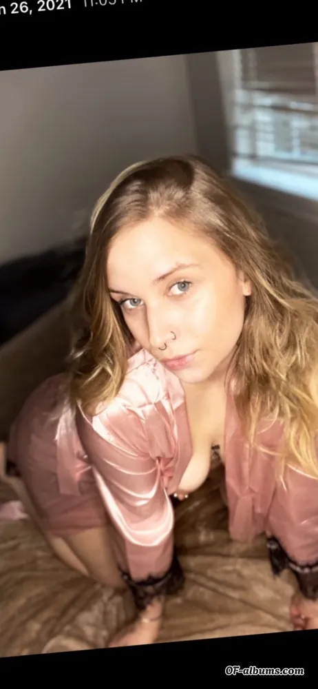 Image #2 of luvlylexxxy