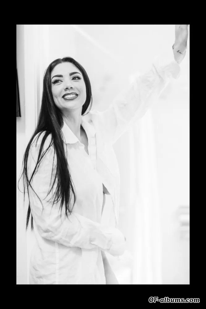 Image #1 of michperezoficial