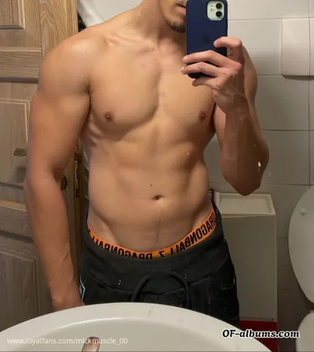Image #2 of mickmuscle_00