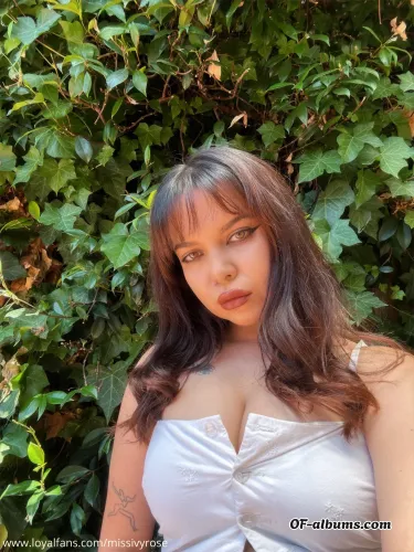 Image #3 of missivyrose