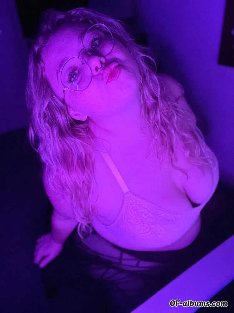 Image #2 of missmalinaxx