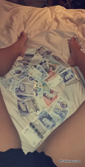 Image #4 of moneyqueenxox