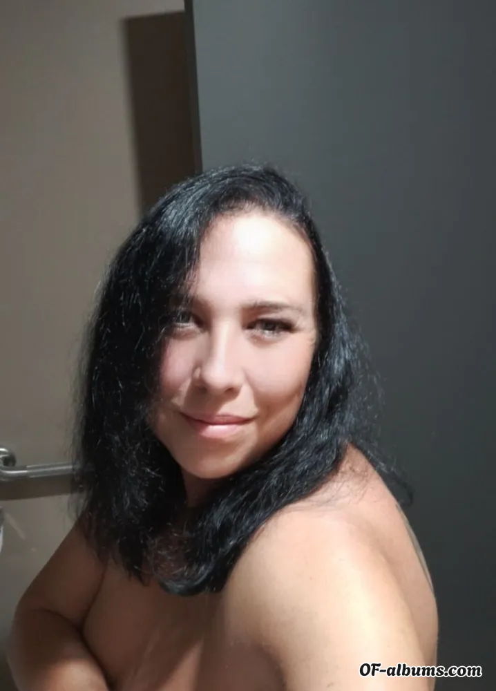 Image #2 of moniquecrystal