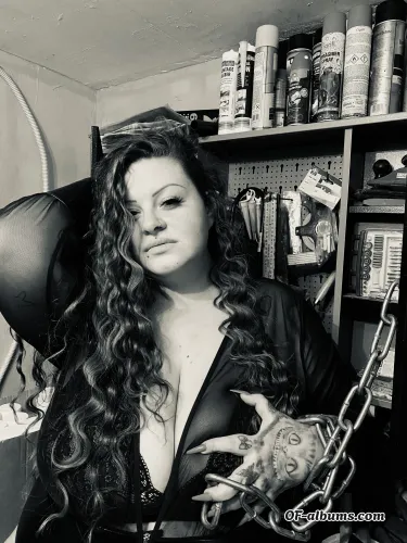 Image #3 of nickibig