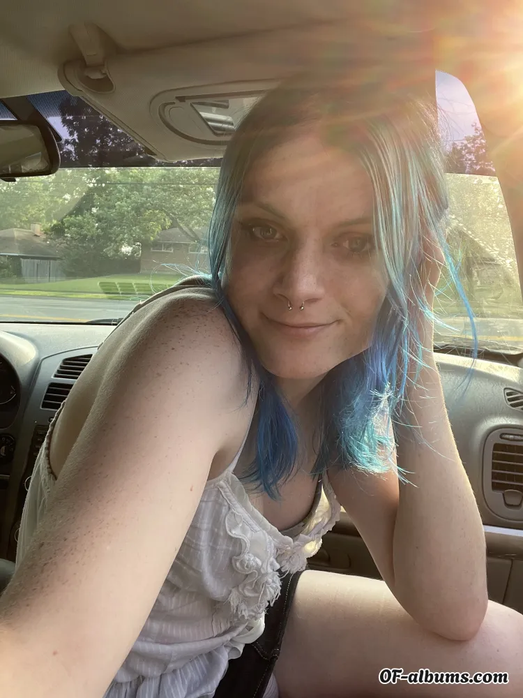 Image #1 of nomisabottom