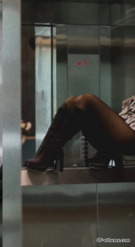 Image #2 of officialluxxx