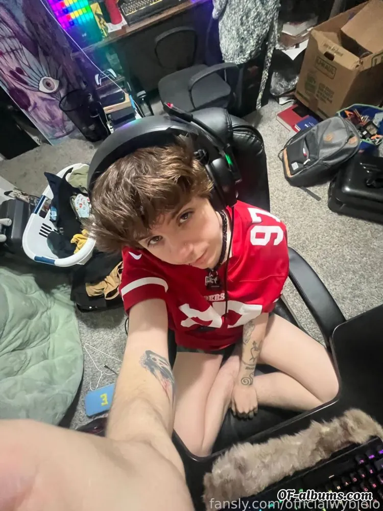 Image #1 of officialwybielo