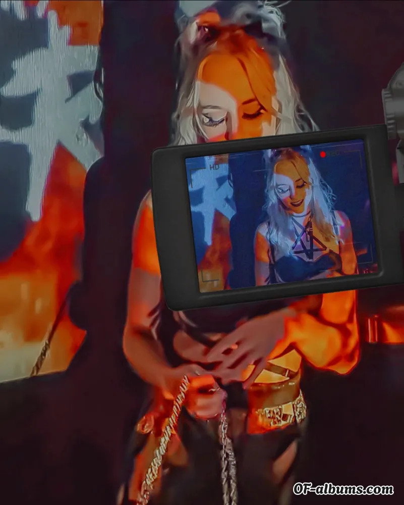 Image #2 of picsofpaige