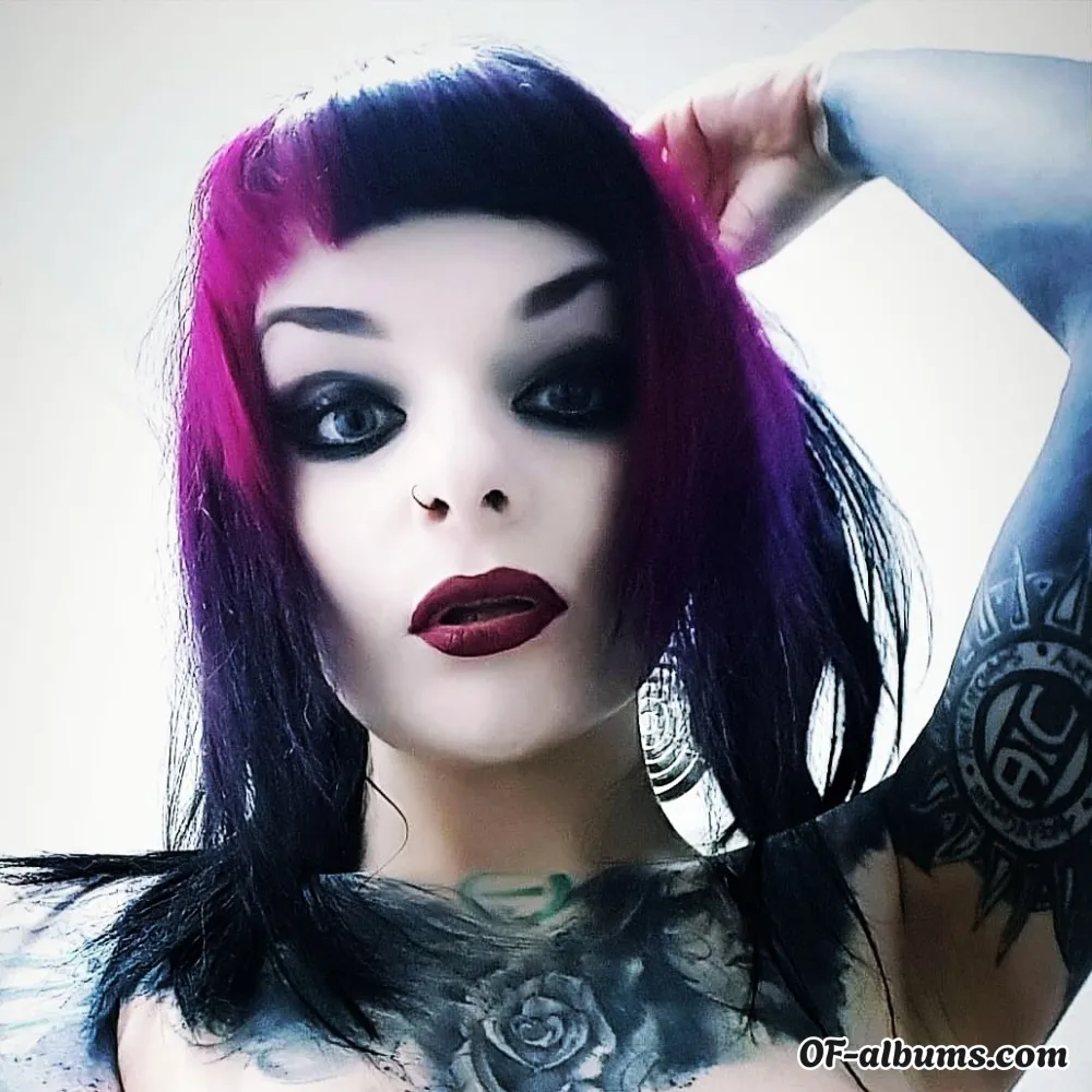 Image #4 of pixxigrrl