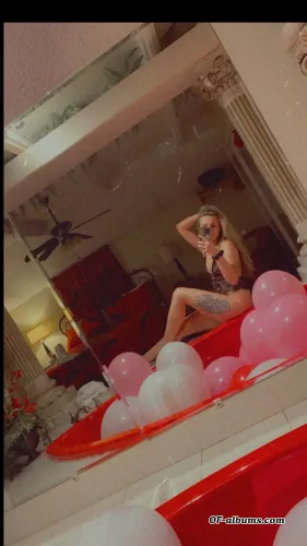 Image #3 of prettyblondechick