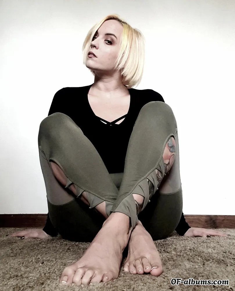 Image #1 of prettykittyfeet4