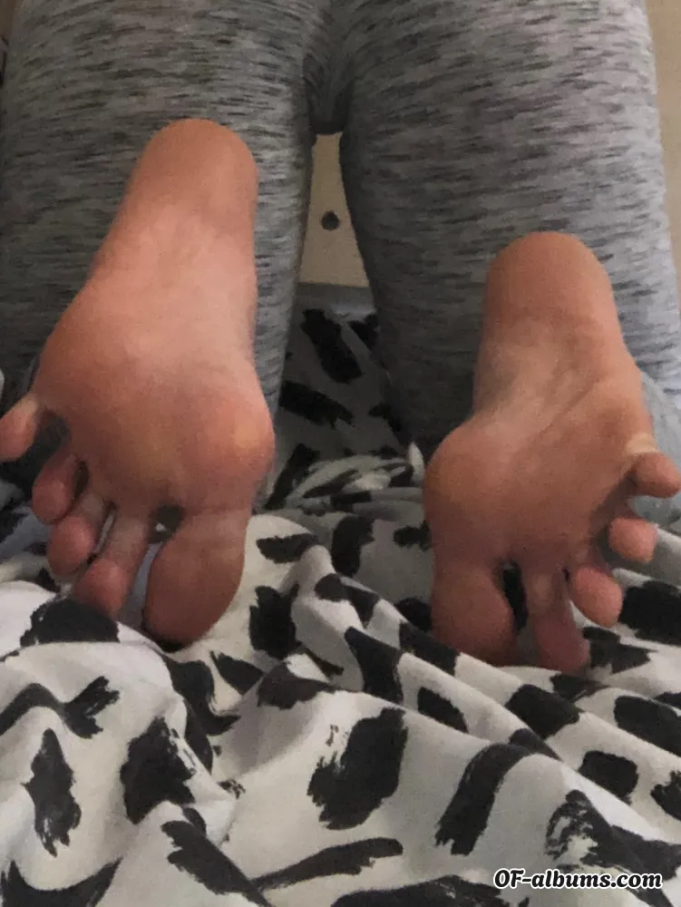 Image #2 of prettypetitefeet2
