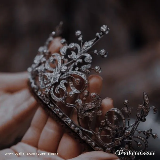 Image #1 of queenamara