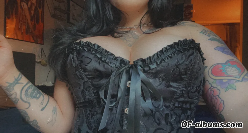 Image #2 of queenbeecass