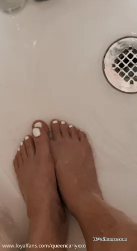 Image #4 of queencarlyxxo