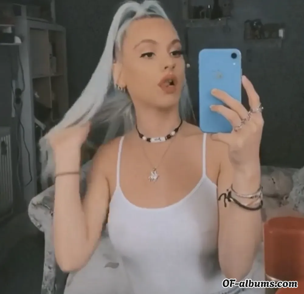 Image #2 of queenjade