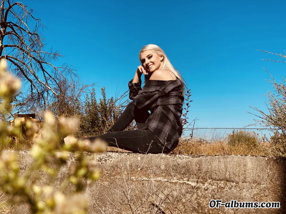 Image #2 of raebabyyy143