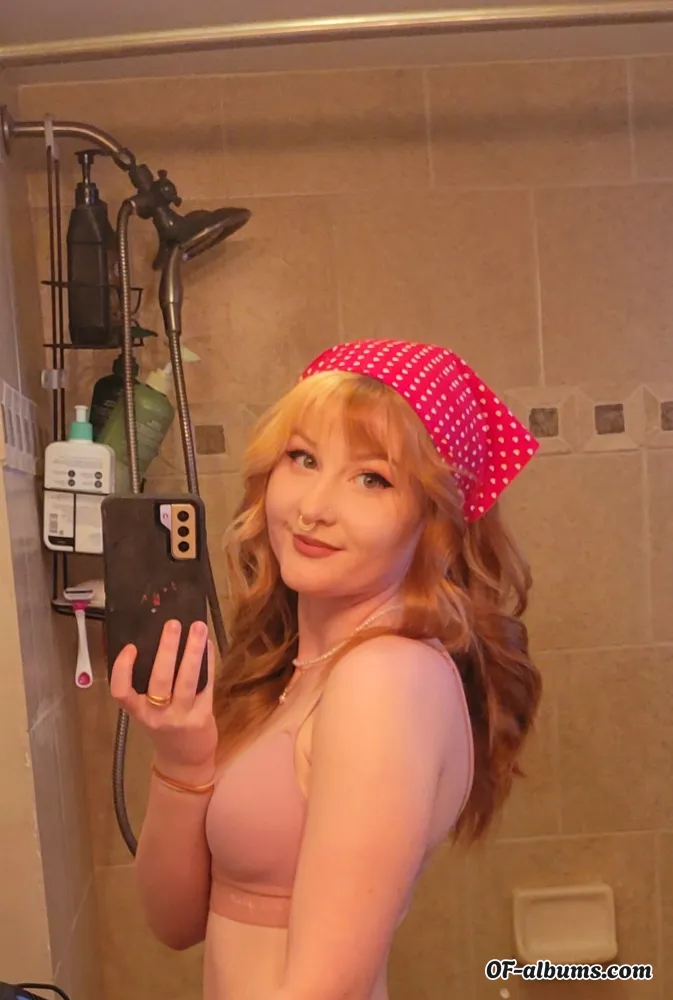 Image #1 of red.head.redemption