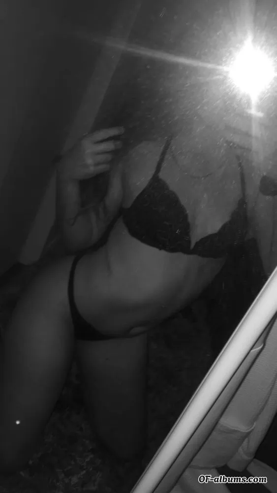 Image #1 of redgirlxxx