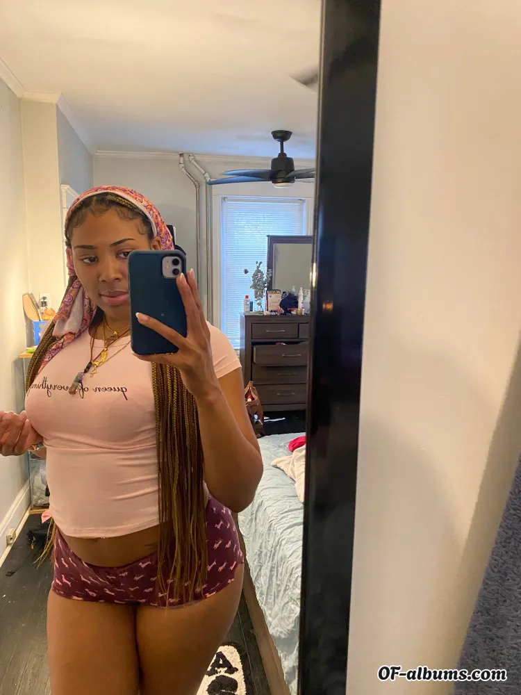 Image #1 of reneebbyy