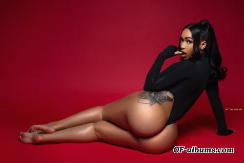Image #6 of robynbanks