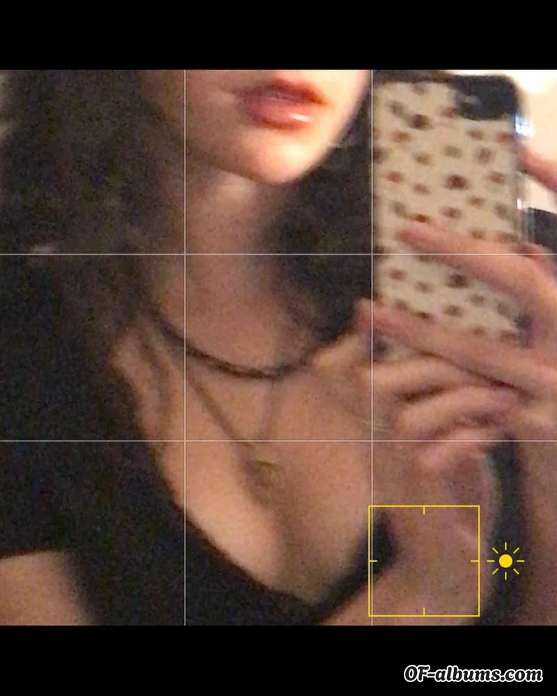 Image #1 of rosiefoxxs