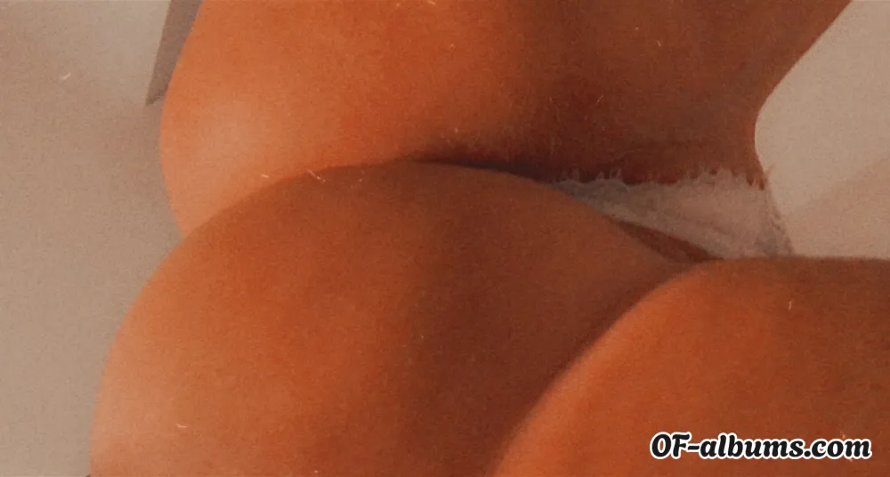 Image #2 of roxie_roe