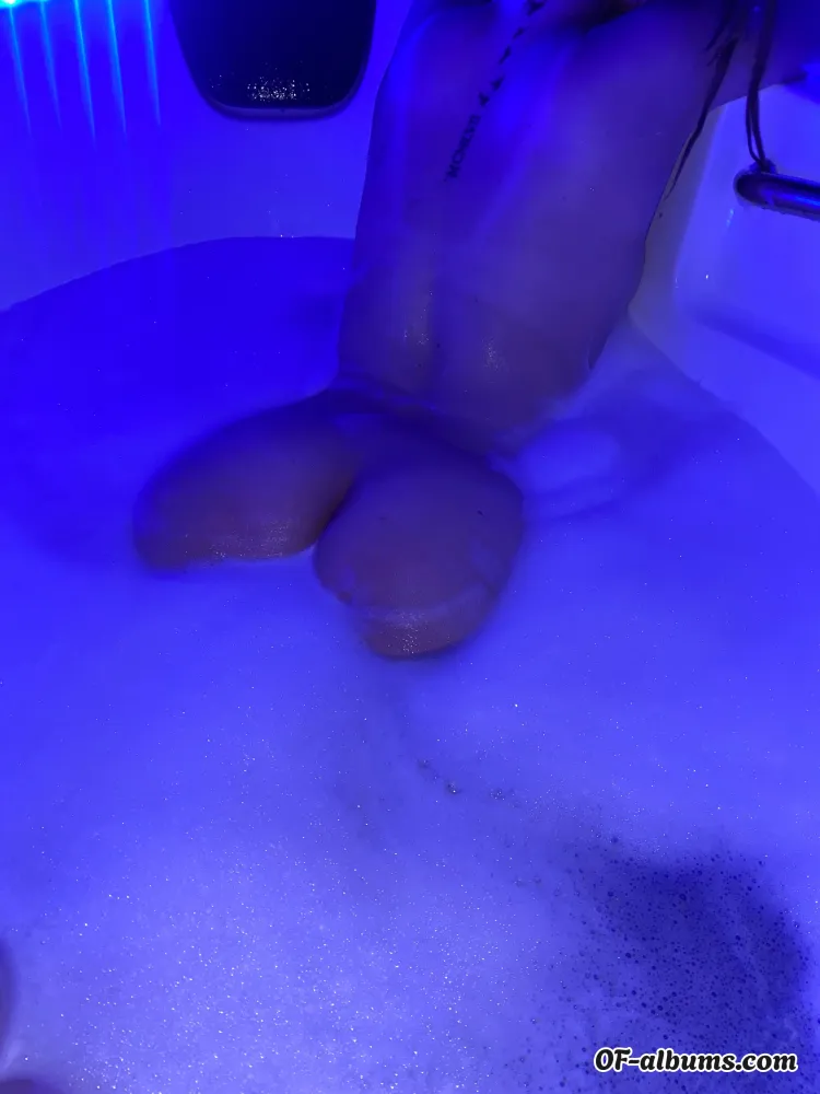 Image #2 of russianqueenlyu