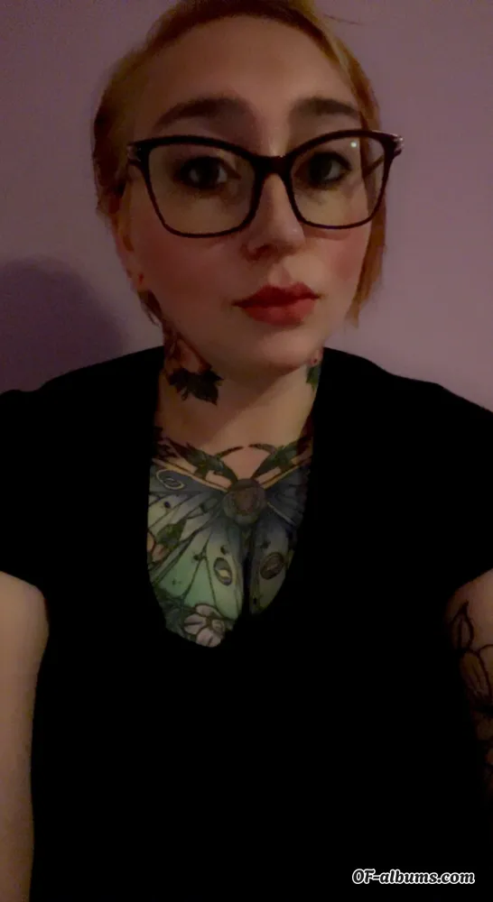 Image #1 of sadgirlzzclub