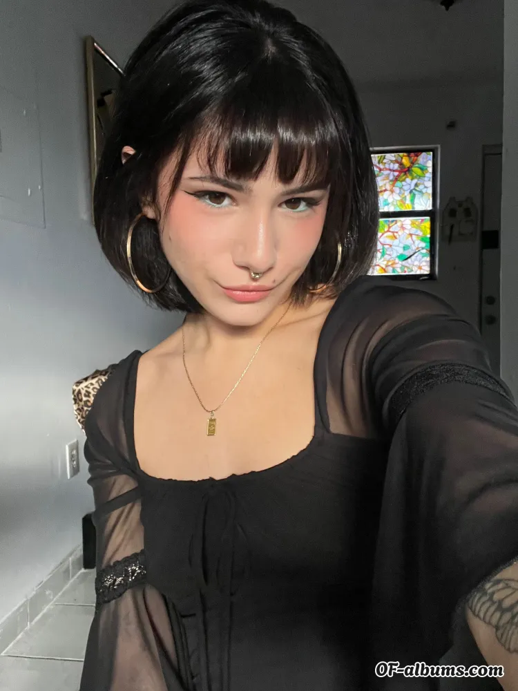 Image #1 of selveteen