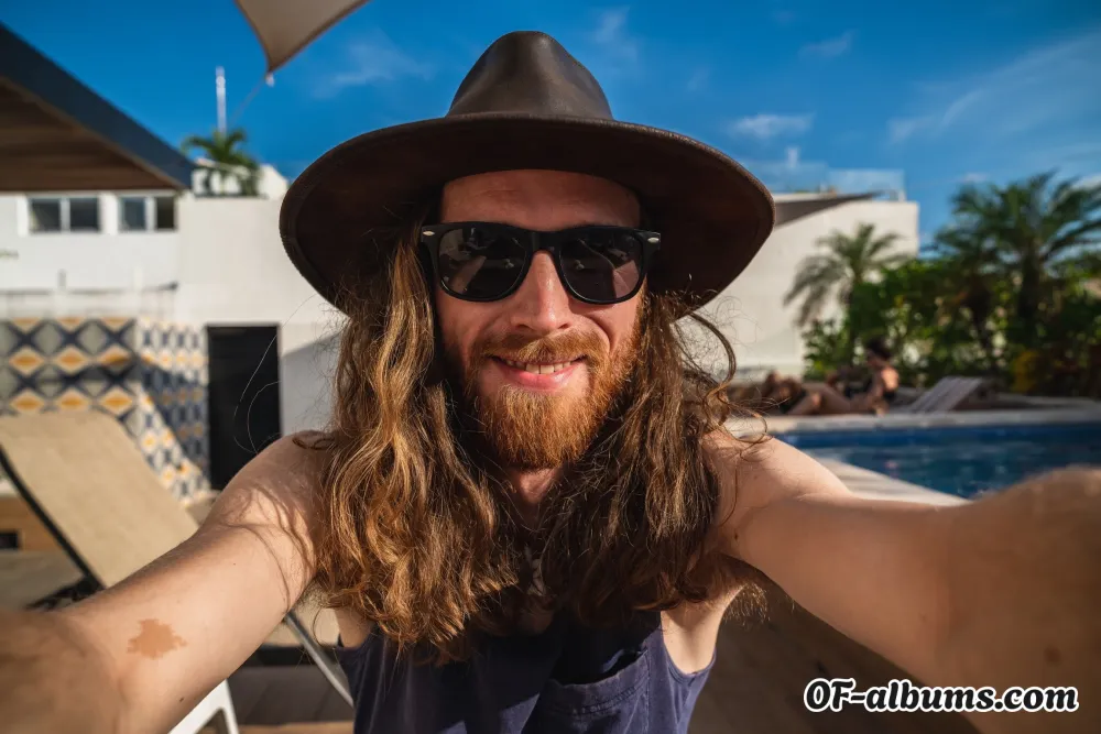 Image #3 of sexyhippiejason