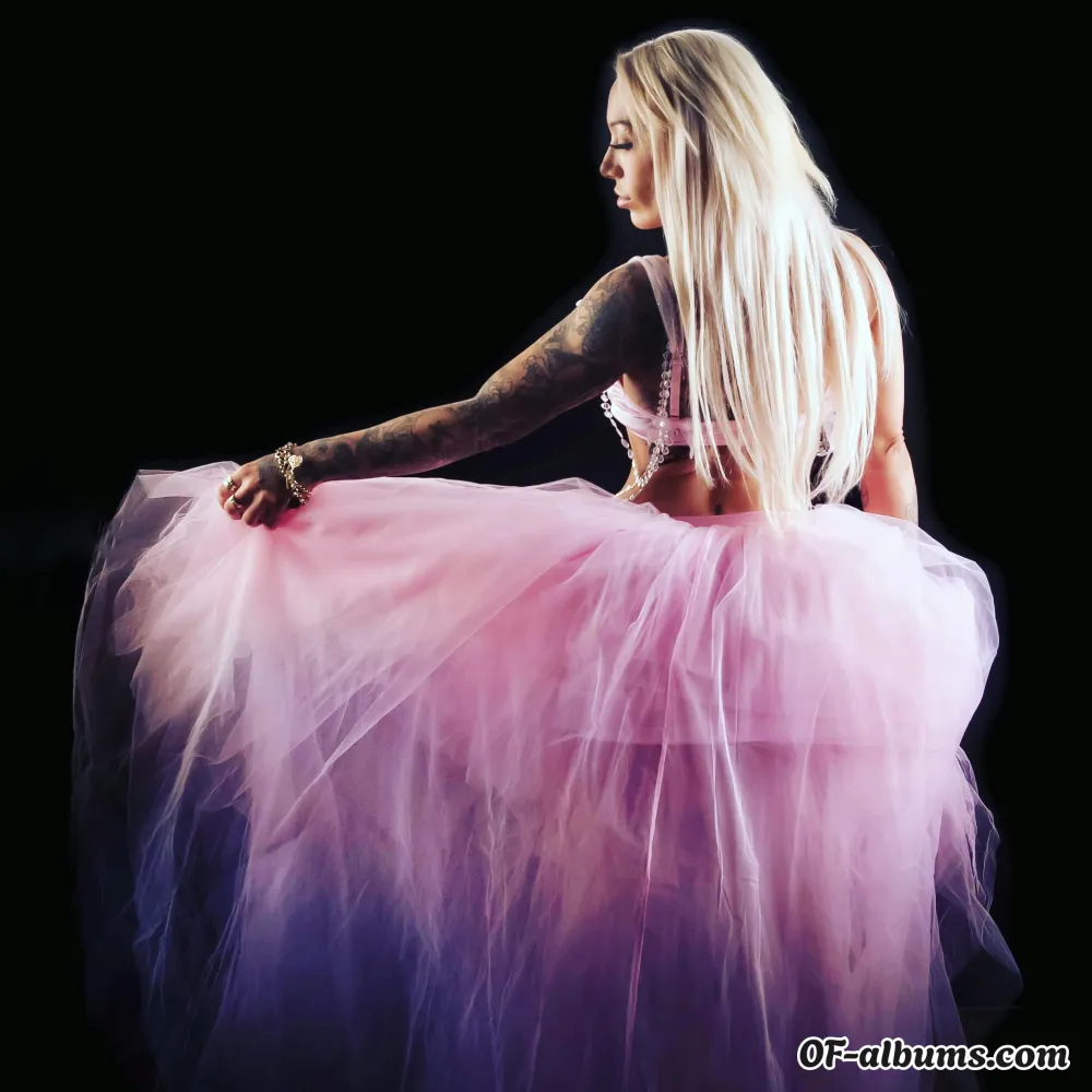 Image #1 of shellydarlingson