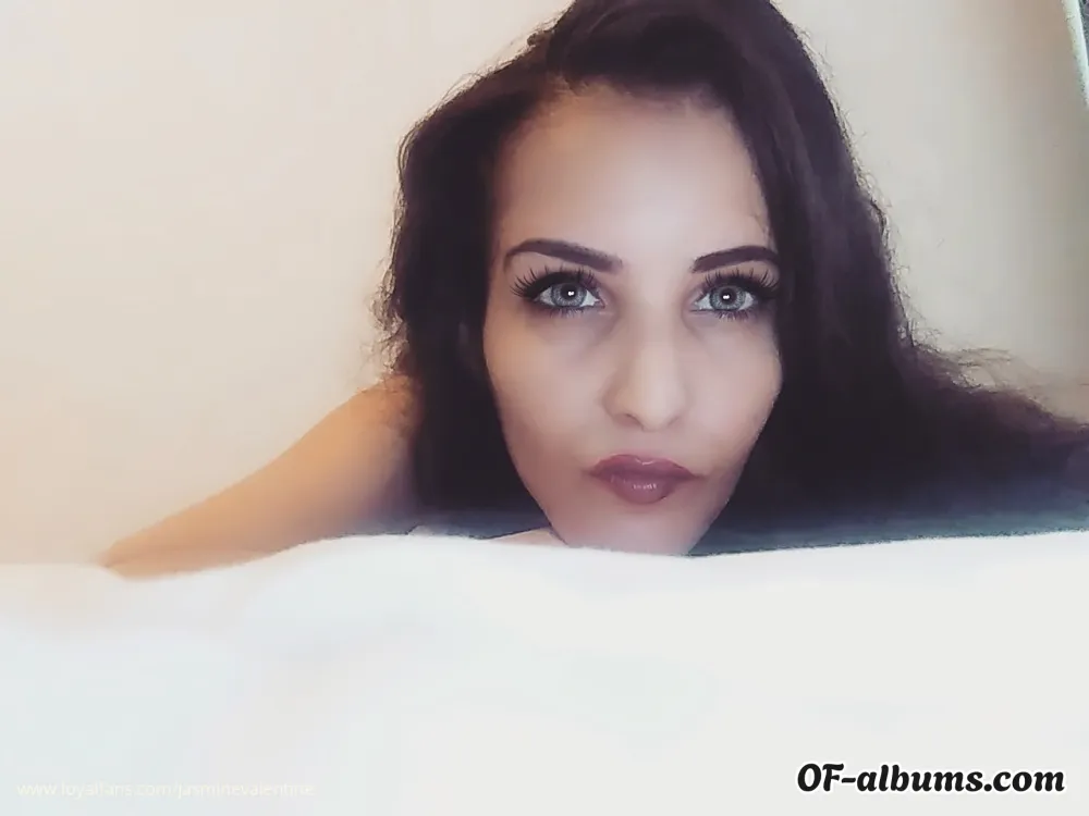 Image #1 of simply__bellaa