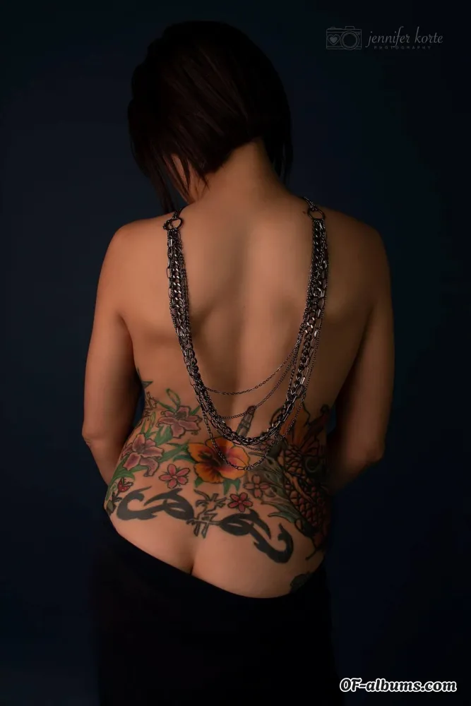 Image #1 of smokinghottie