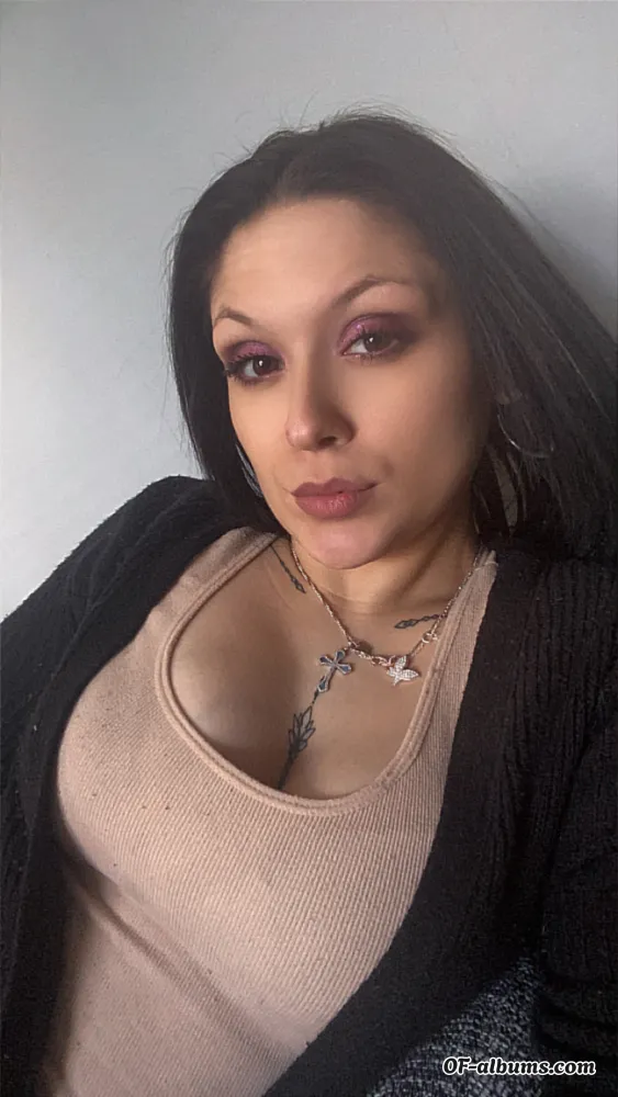 Image #1 of spoiledbitchxxx