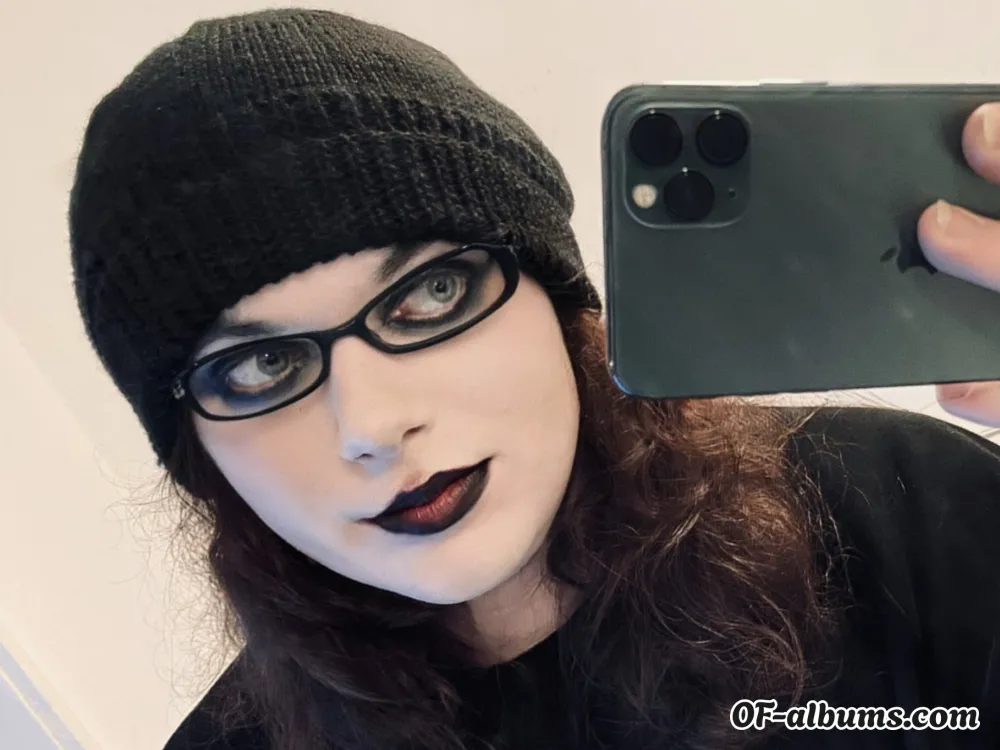 Image #1 of spookshowbabe