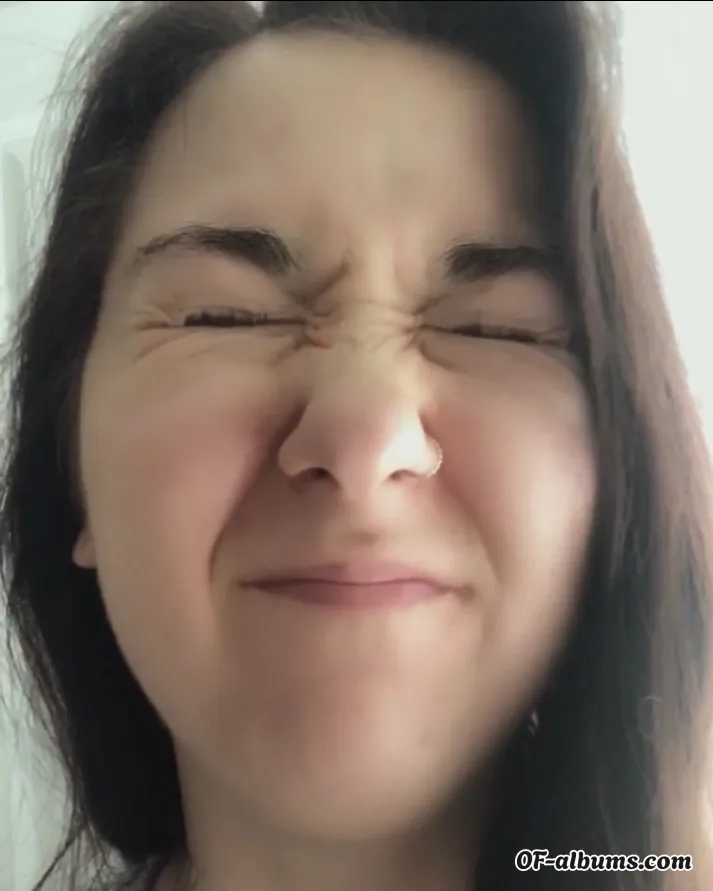 Image #1 of stoney_sarah_farts