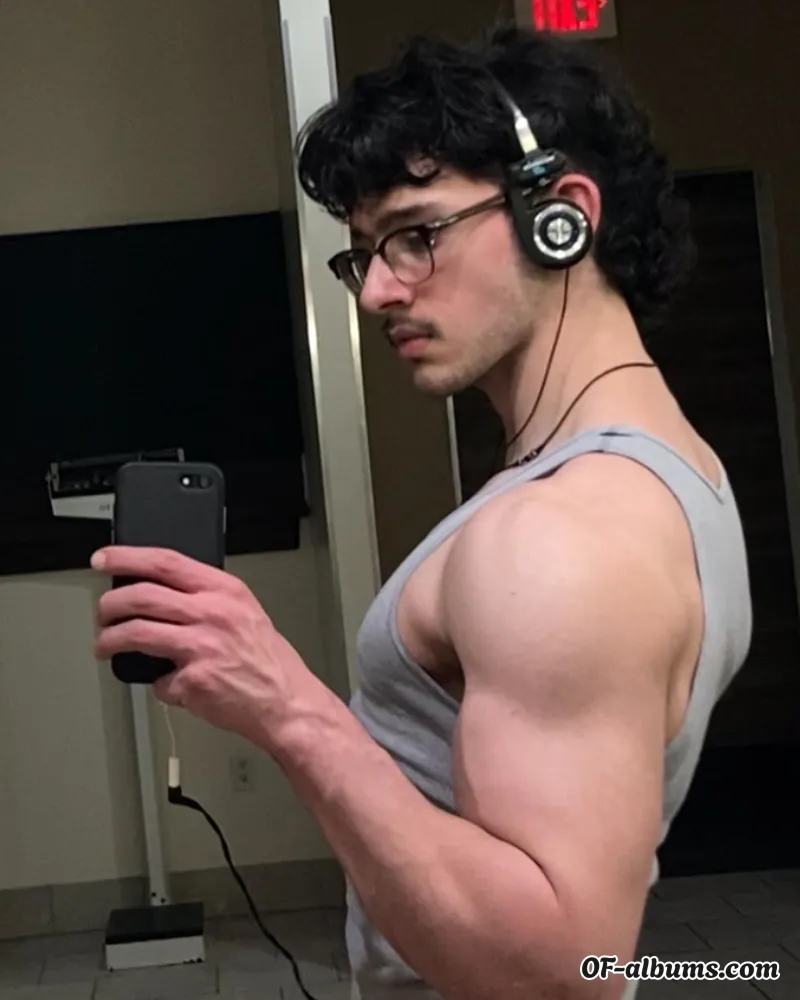 Image #1 of studforreal