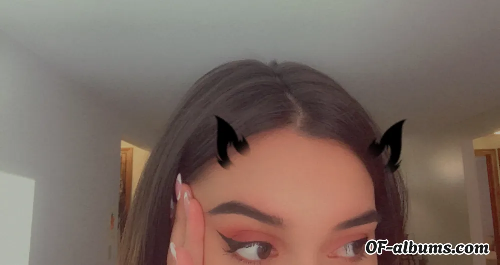 Image #1 of thatgirlloey