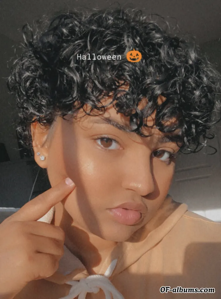 Image #1 of theehoneyy