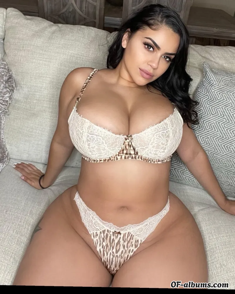 Image #3 of therealrebeccaj